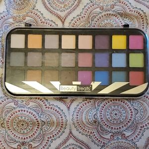 Beauty Treats 24 Matte Eyeshadow Palette